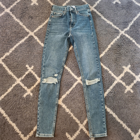 Topshop Jamie High Rise Jeans with knee rips in mid blue Size 25 - Picture 3 of 8